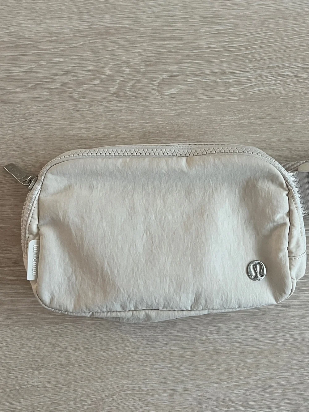 lululemon athletica small cream crossbody belt bag
